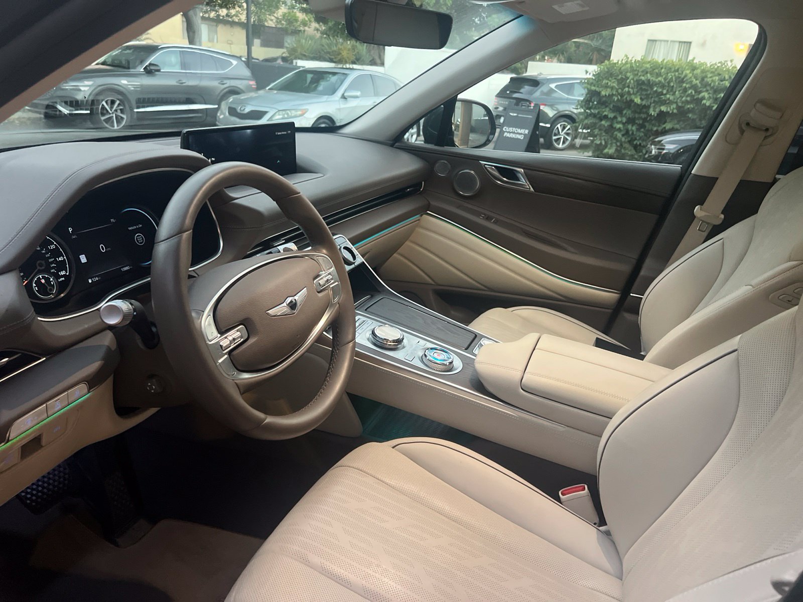 Used 2024 Genesis GV80 2.5T w/ Advanced Package AWD/4WD image 11