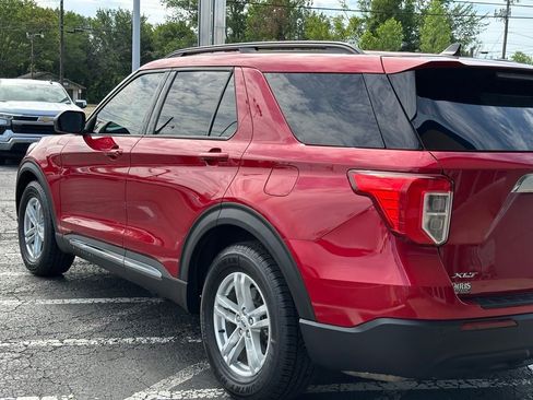 Used 2022 Ford Explorer XLT image 7