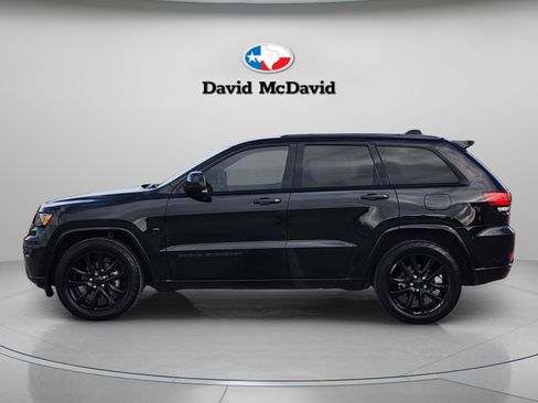 Used 2018 Jeep Grand Cherokee Altitude image 2