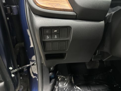 Used 2018 Honda CR-V Touring image 37
