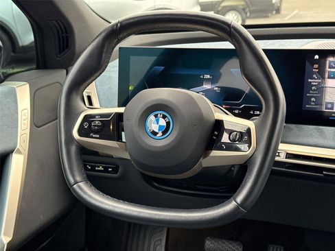 Used 2022 BMW iX xDrive50 w/ Dynamic Handling Package image 26