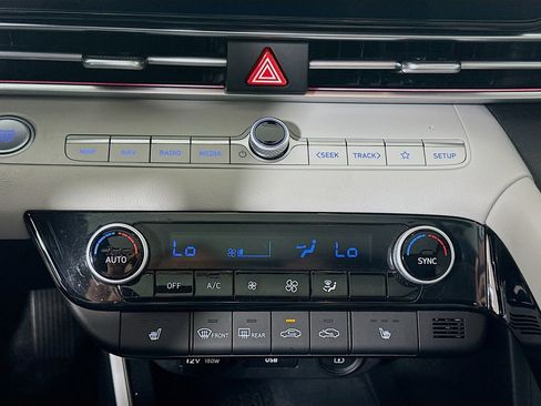 Certified 2023 Hyundai Elantra Limited w/ Preferred Accessory Package FWD image 16