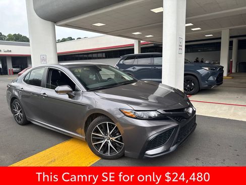 Used 2023 Toyota Camry SE FWD image 11