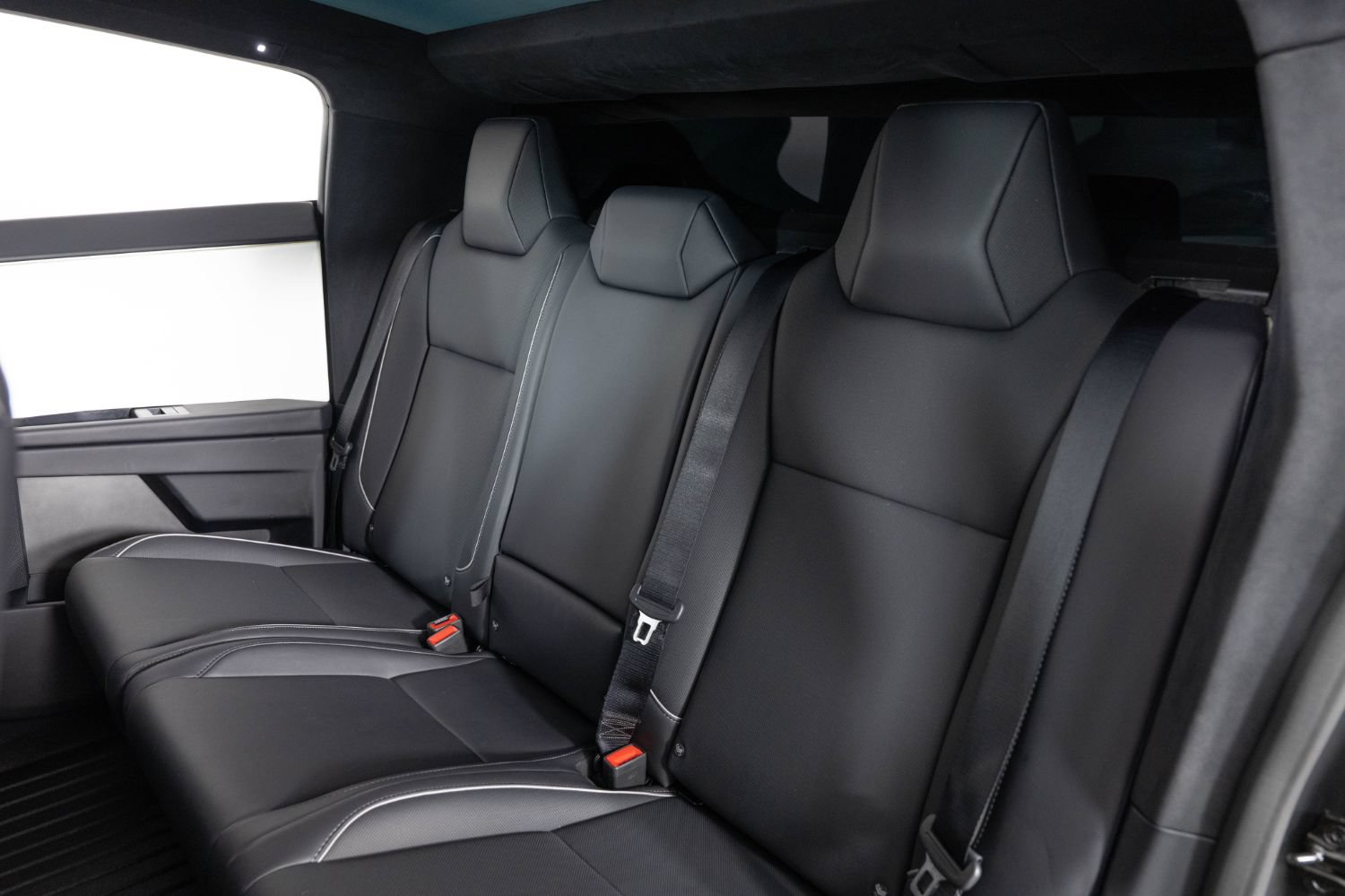 Used 2024 Tesla Cybertruck AWD Crew Cab image 17
