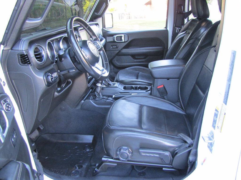Used 2022 Jeep Gladiator Overland w/ Popular Equipment Package AWD/4WD image 12
