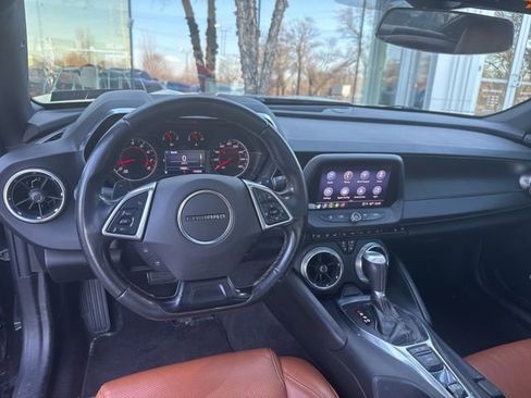 Used 2021 Chevrolet Camaro LT w/ Technology Package image 19