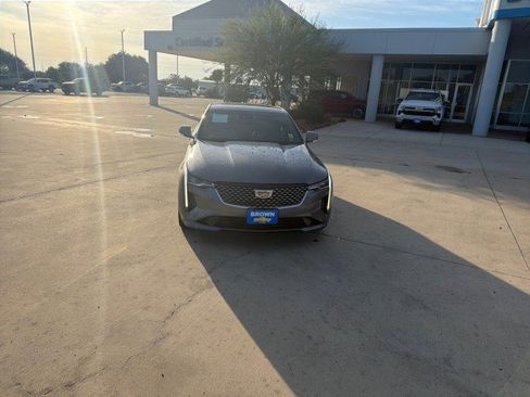 Used 2022 Cadillac CT4 Premium Luxury RWD image 2