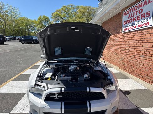 Used 2010 Ford Mustang Shelby GT500 RWD image 44