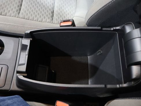 Used 2021 Ford Escape SE image 30