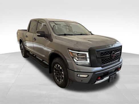 Used 2024 Nissan Titan PRO-4X w/ Pro-4x Convenience Package AWD/4WD image 8