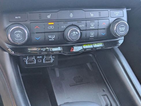 Used 2022 Dodge Durango R/T w/ Blacktop Package AWD/4WD image 24