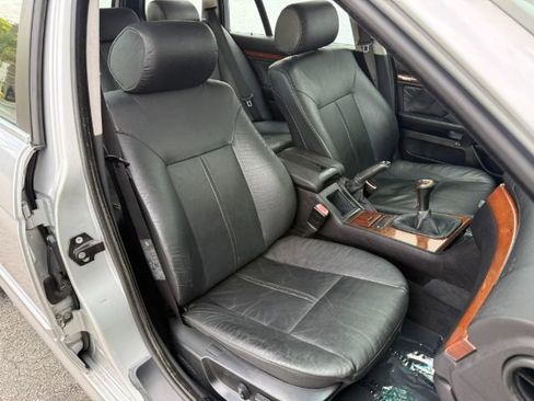 Used 2003 BMW 525i Wagon image 12