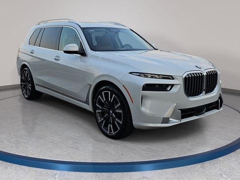 New 2026 BMW X7 xDrive40i image 3