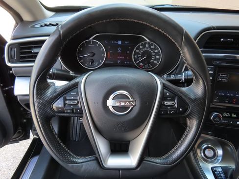 Used 2023 Nissan Maxima SL FWD image 20