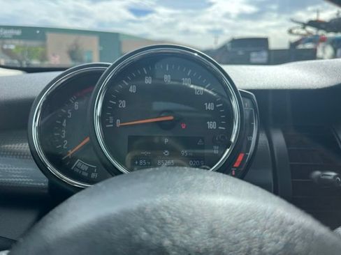 Used 2018 MINI Cooper 4-Door Hardtop FWD image 33