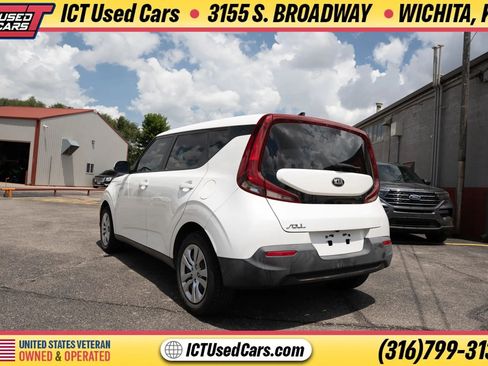 Used 2021 Kia Soul LX FWD image 2