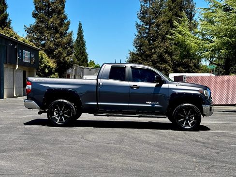 Used 2014 Toyota Tundra SR5 RWD image 2