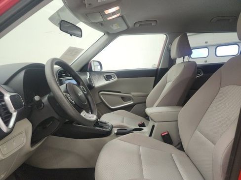 Used 2022 Kia Soul LX image 14