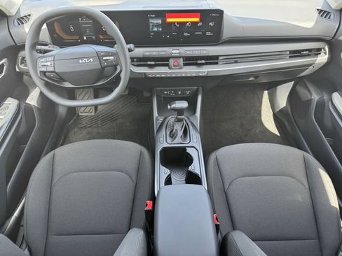 New 2026 Kia K4 FWD image 17