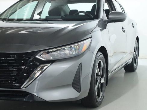 Certified 2024 Nissan Sentra SV FWD image 5