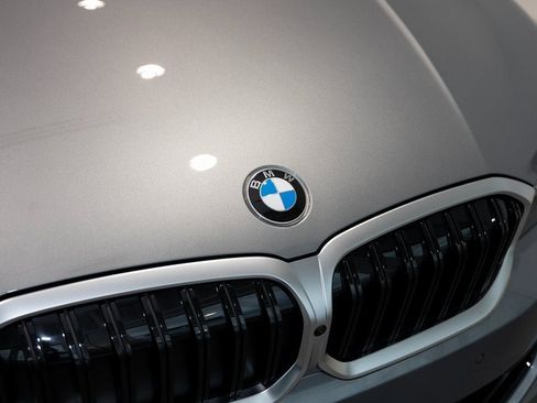 Used 2025 BMW 330i xDrive Sedan w/ Premium Package image 7