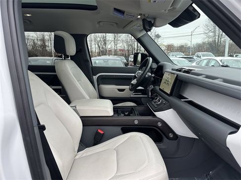 Used 2023 Land Rover Defender 130 First Edition image 33