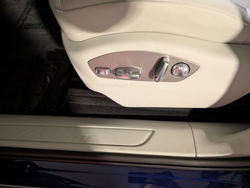 New 2026 Porsche Macan image 16