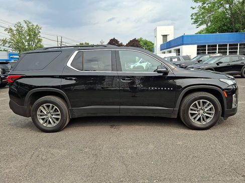 Used 2023 Chevrolet Traverse LT AWD/4WD image 9