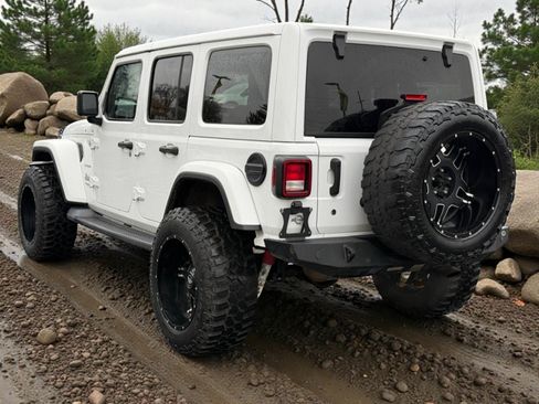 Used 2018 Jeep Wrangler Unlimited Sahara w/ Uconnect 4C Nav & Sound Group AWD/4WD image 6