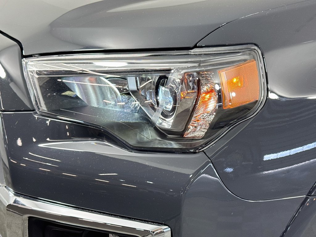 Used 2024 Toyota 4Runner Limited AWD/4WD image 3