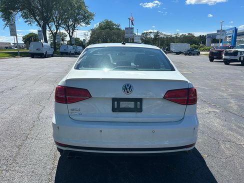 Used 2017 Volkswagen Jetta GLI FWD image 6