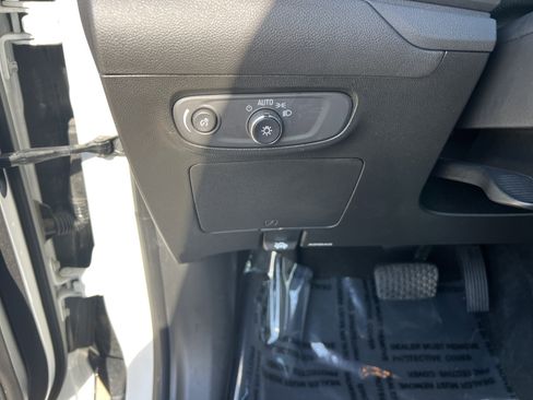 Used 2024 Buick Encore GX Sport Touring image 14