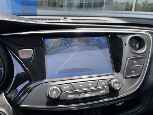 Used 2020 Buick Envision Essence FWD image 27