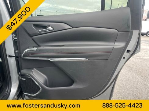 Used 2024 Chevrolet Traverse RS image 18