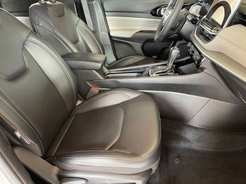 Used 2025 Jeep Compass Limited image 35