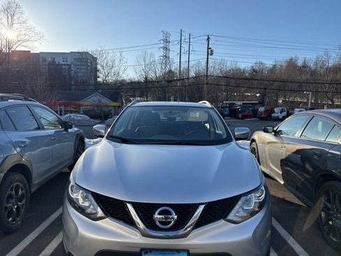 Used 2017 Nissan Rogue Sport SV image 9