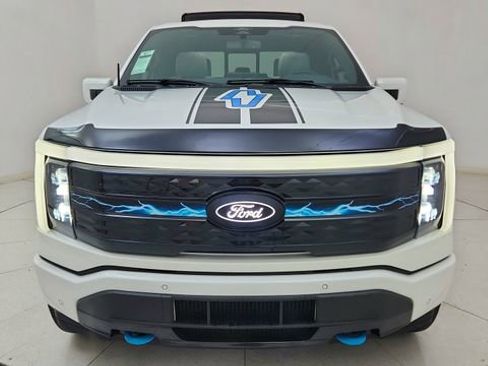 Used 2024 Ford F150 Lightning Platinum image 13