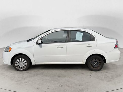 Used 2010 Chevrolet Aveo LT FWD image 2