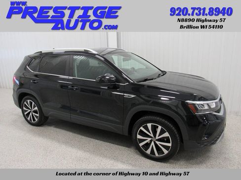 Used 2022 Volkswagen Taos SE image 3