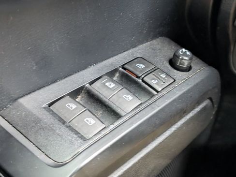 Used 2019 Toyota Tacoma SR w/ SR Convenience Package image 10