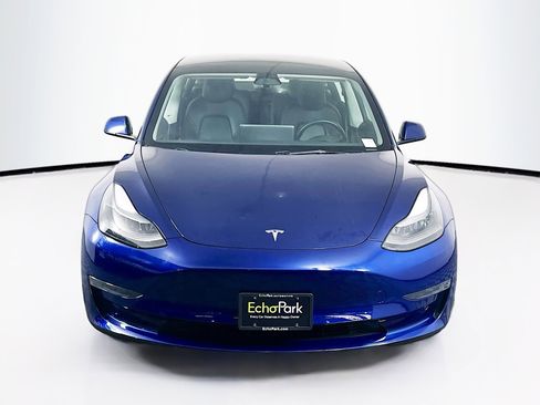 Used 2023 Tesla Model 3 Standard Range image 2
