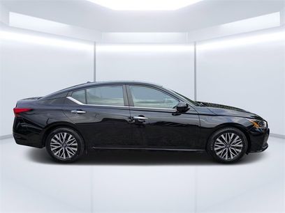 Used 2023 Nissan Altima 2.5 SV