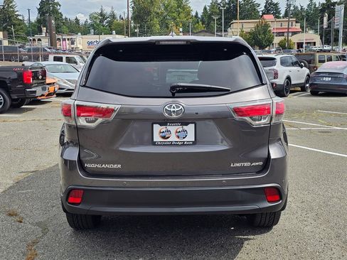 Used 2015 Toyota Highlander Limited Platinum AWD/4WD image 6