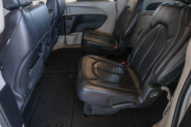 Used 2022 Chrysler Pacifica Touring-L FWD image 29