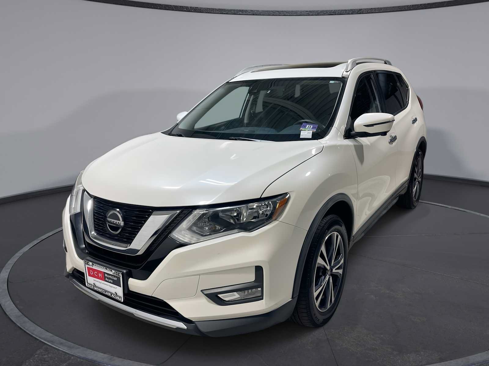Used 2020 Nissan Rogue SV w/ Sun & Sound Touring Package AWD/4WD image 1