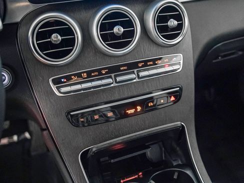 Certified 2022 Mercedes-Benz GLC 300 image 23