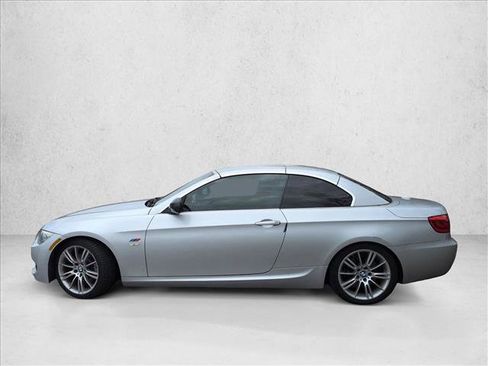Used 2012 BMW 335i Convertible image 8
