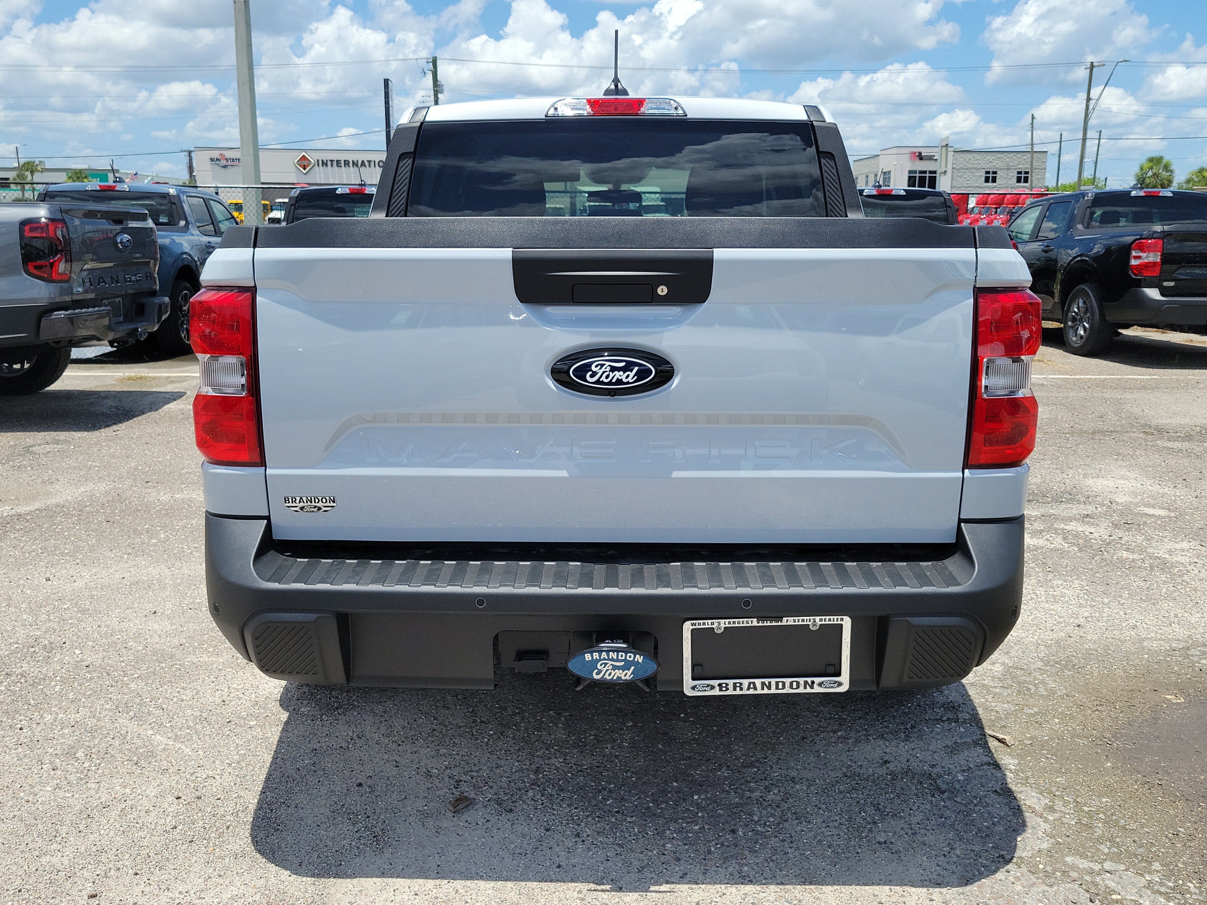 New 2026 Ford Maverick XLT w/ XLT Luxury Package FWD image 9