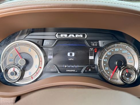 Used 2022 RAM 3500 Limited AWD/4WD image 8