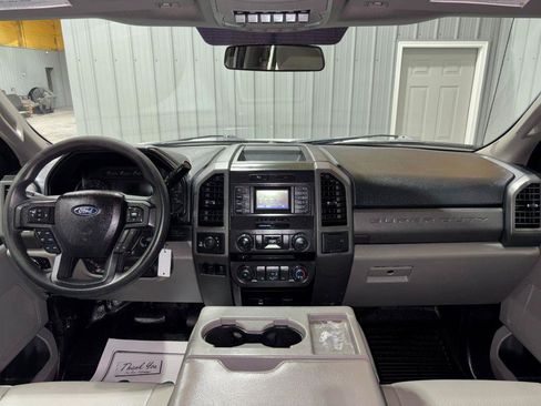 Used 2017 Ford F250 XL w/ Power Equipment Group AWD/4WD image 17